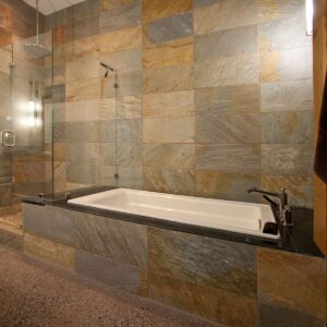 Tiled ensuite design built by Kelowna custom home builder & Kelowna construction company